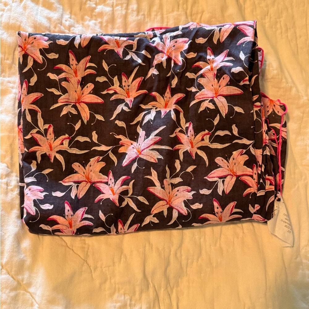 Acacia pareo in Madonna print